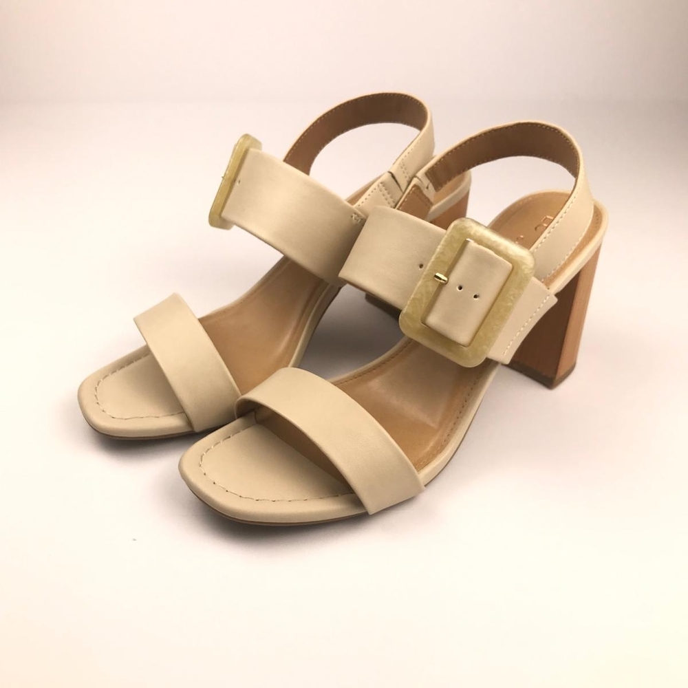 Lauren Conrad Women's Milenaa Bone Colored Sandals Size 10